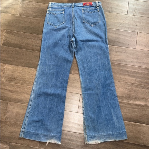 1970’s Paradise Distressed Denim Bell Bottoms- Size 8 based off measurements - Picture 4 of 7